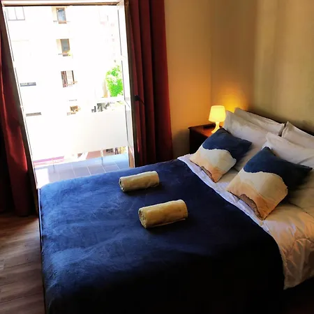 Liberdade Royal Esquerdo Апартаменти *